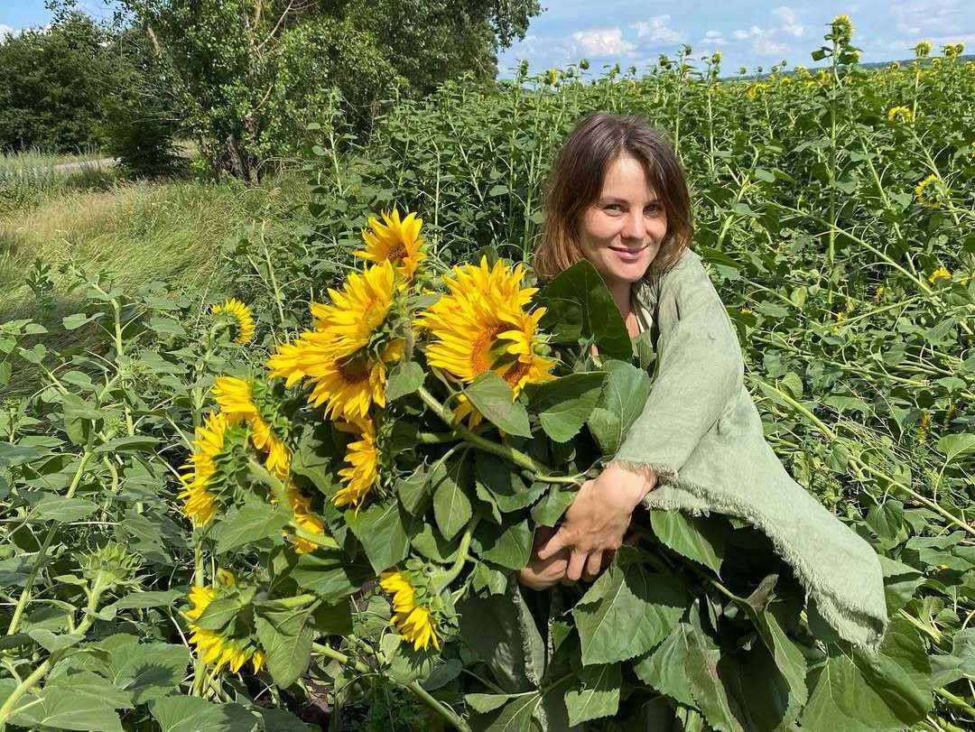 "Мне больно, что я вынуждена защищать ребенка от русского языка". Екатерина Алдошина – о муже на войне, жизни в РФ и дне, когда хотела выйти в окно