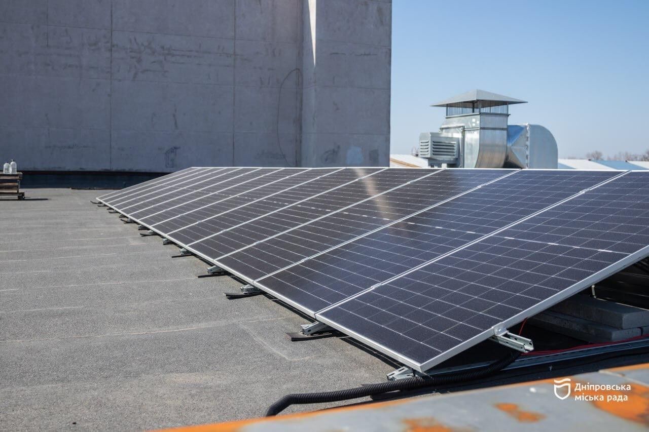 В Днепре художественные школы обеспечивают генераторами и солнечными панелями для непрерывного обучения