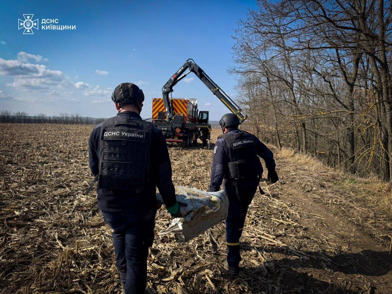 На Киевщине нашли две боевые части российской ракеты Х-101. Подробности и фото