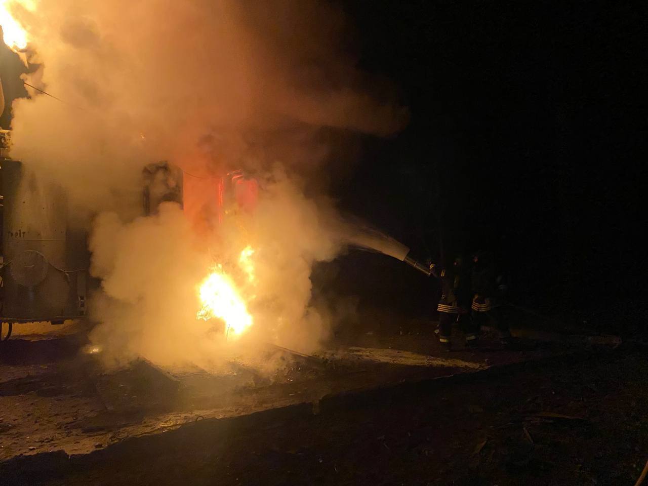 Окупанти атакували портову та енергетичну інфраструктуру Одещини: стались пожежі, є постраждалий. Фото