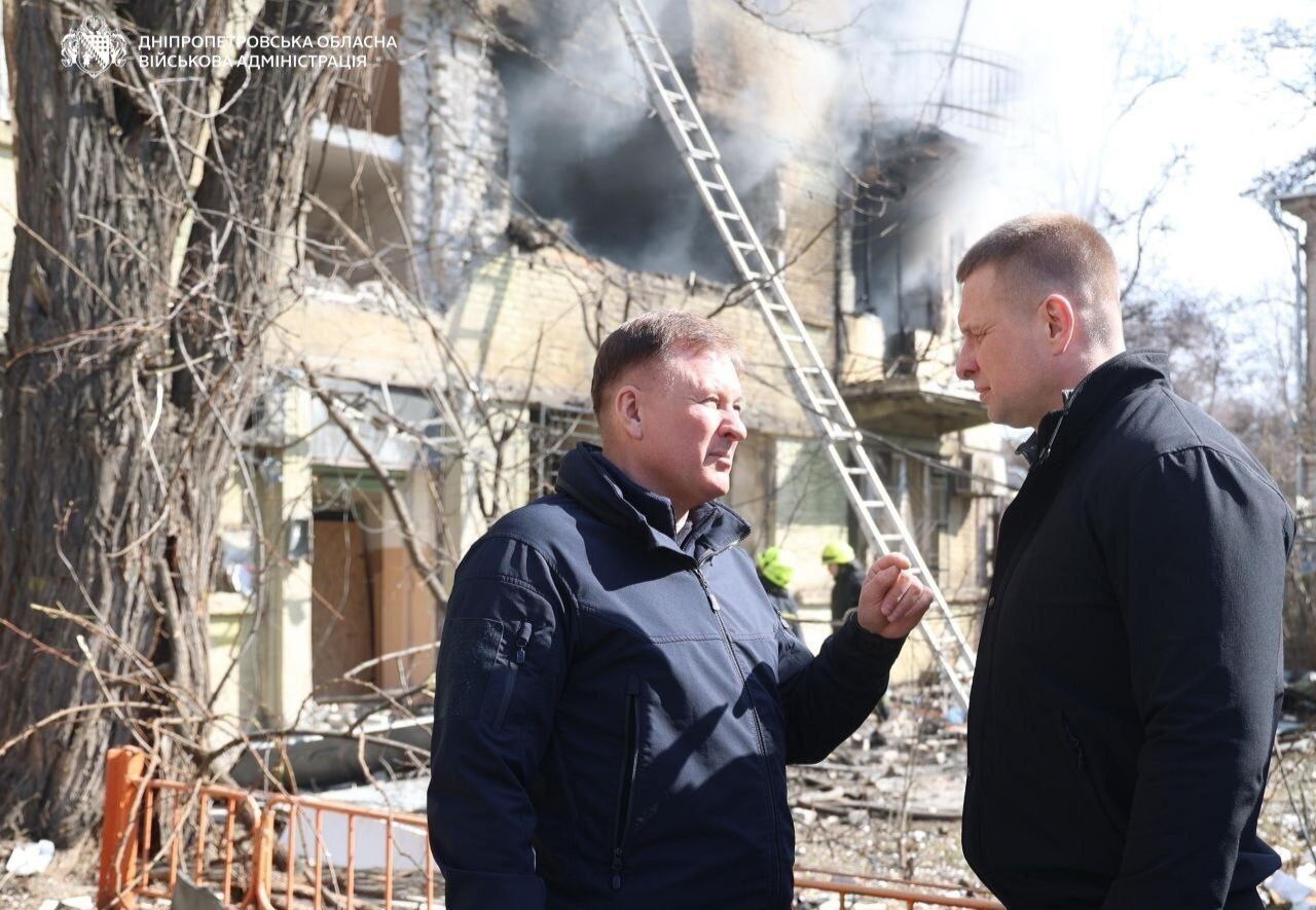 Россия ударила по Днепру: повреждена многоэтажка, количество пострадавших возросло. Фото и видео