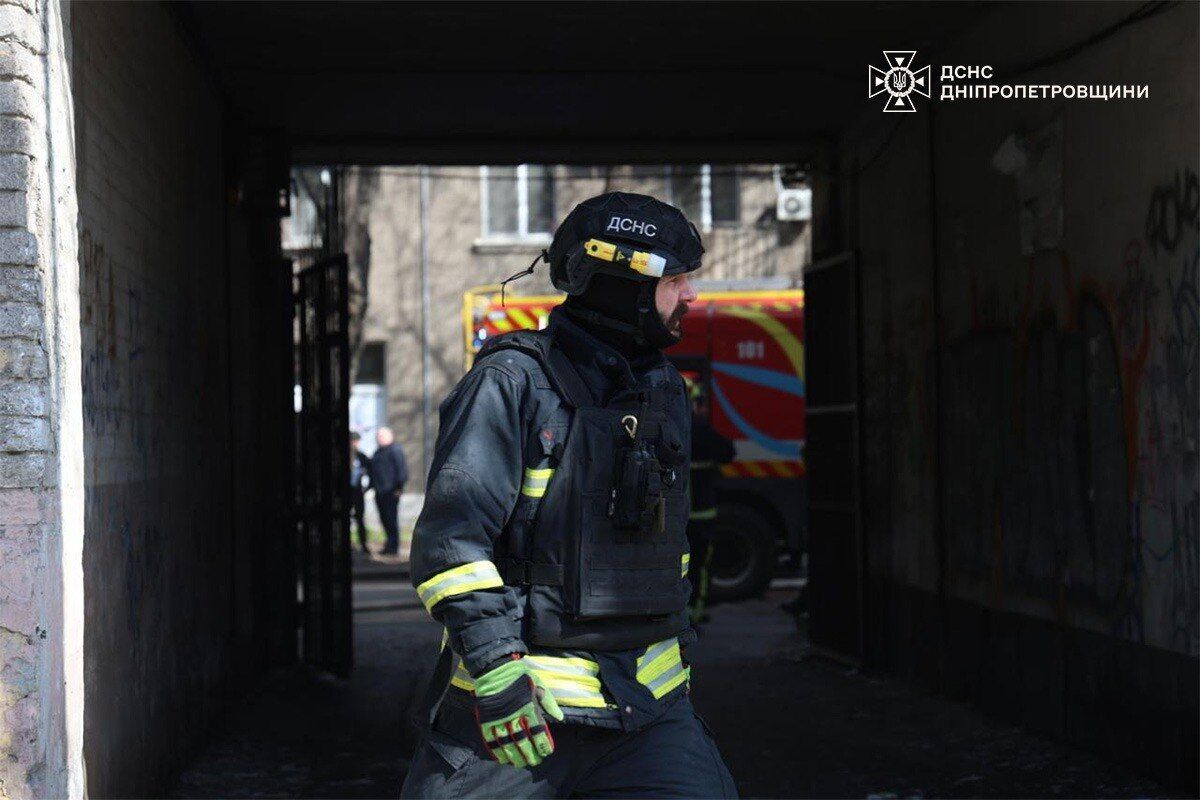 Росія вдарила по Дніпру: пошкоджено багатоповерхівку, кількість постраждалих зросла. Фото і відео