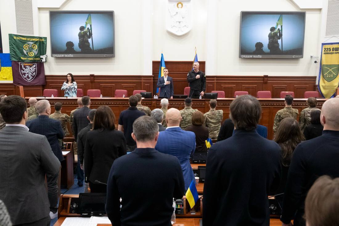 Кличко наградил медалями и знаками отличия столичных воинов 1-го корпуса "Азов" Нацгвардии