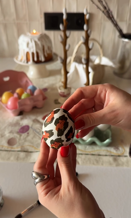 Як зробити трендові крашанки на Великдень