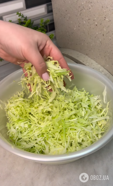 Корисний зелений салат з капустою: чим заправити