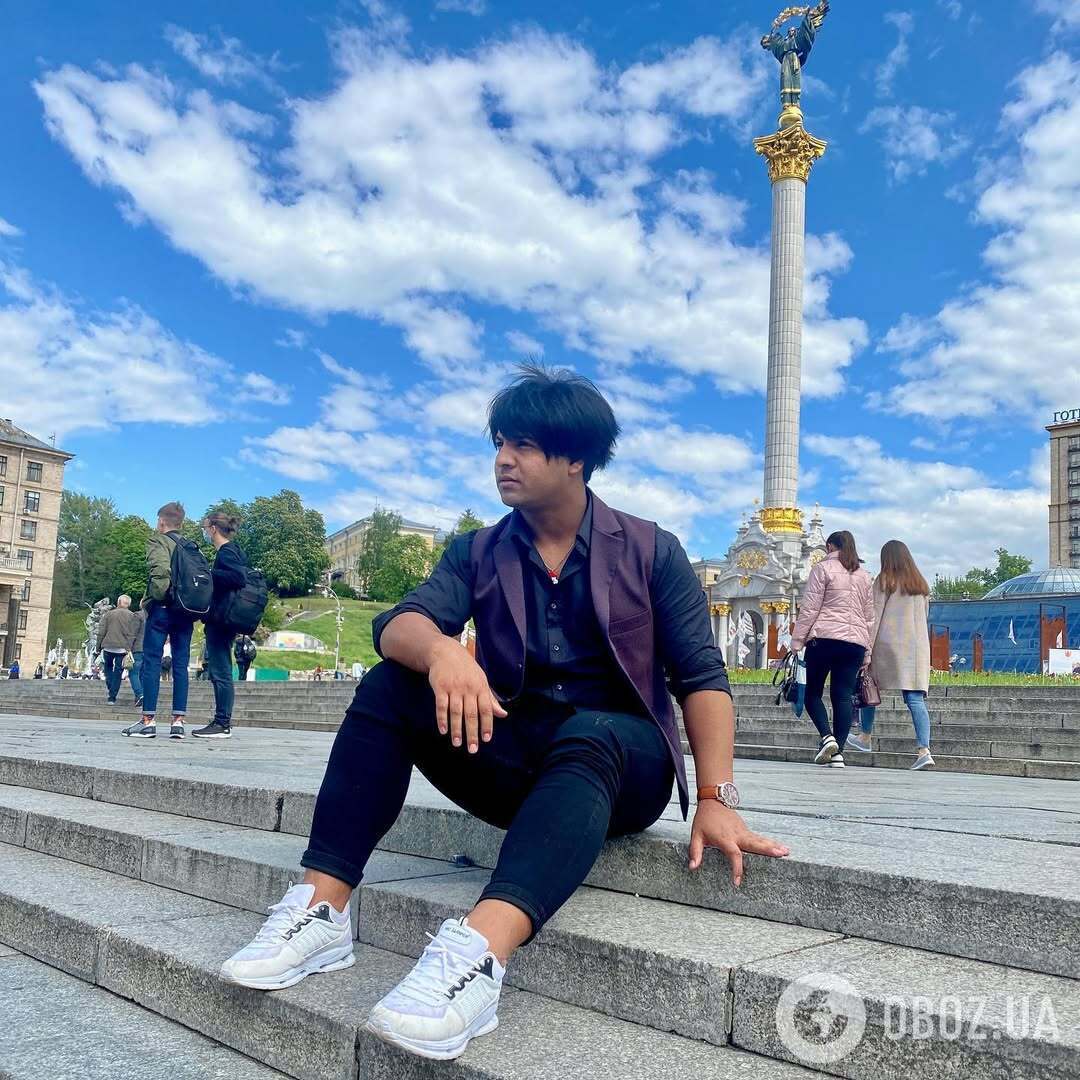 "Хочу забрать сюда маму!" Как блогер-миллионник из Ирака Мустафа Фавади выучил украинский язык на Прикарпатье и стал "бандеровцем"