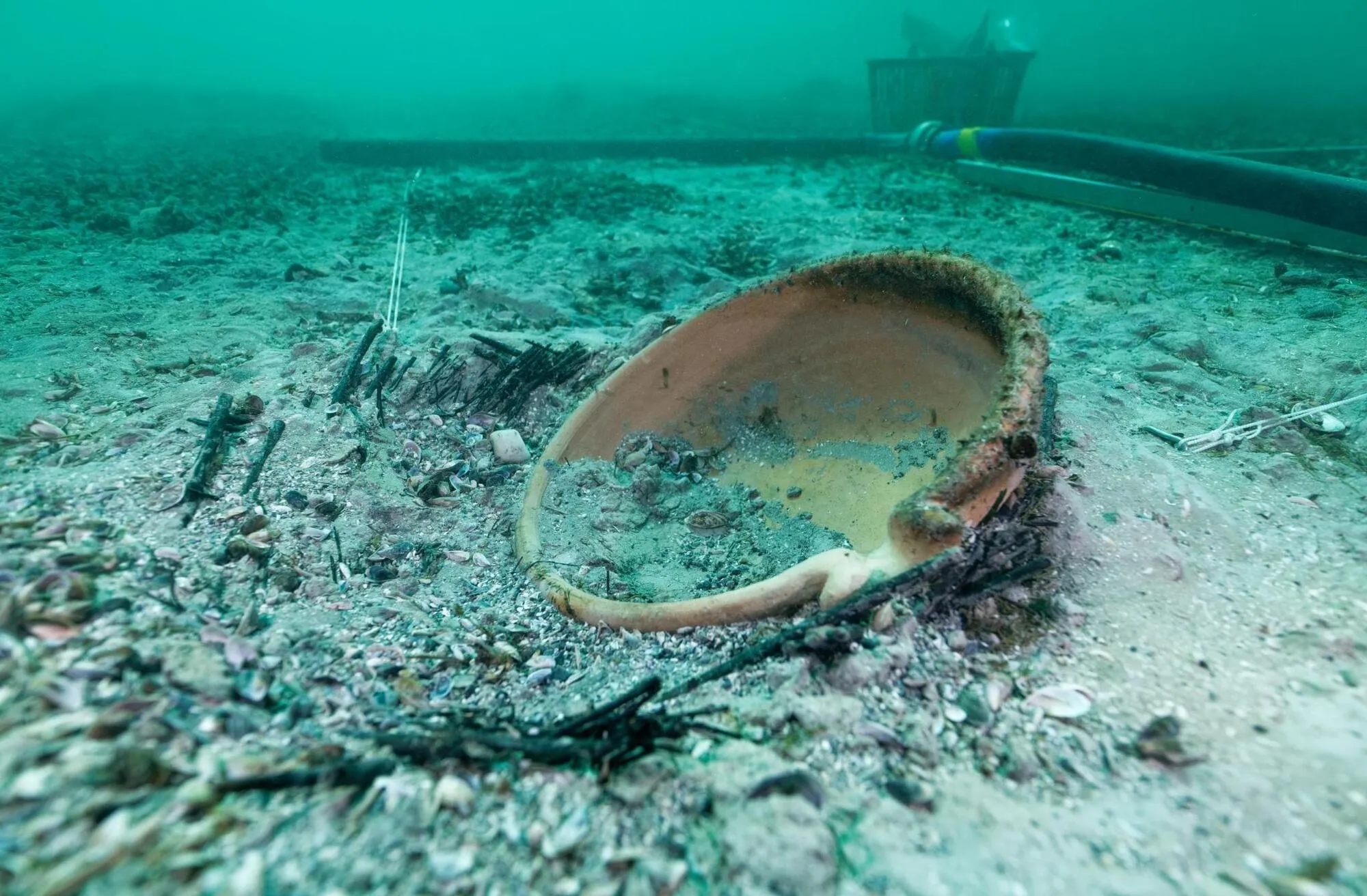 В Швейцарии в озере нашли древнеримские сокровища: масштабы впечатляют. Фото