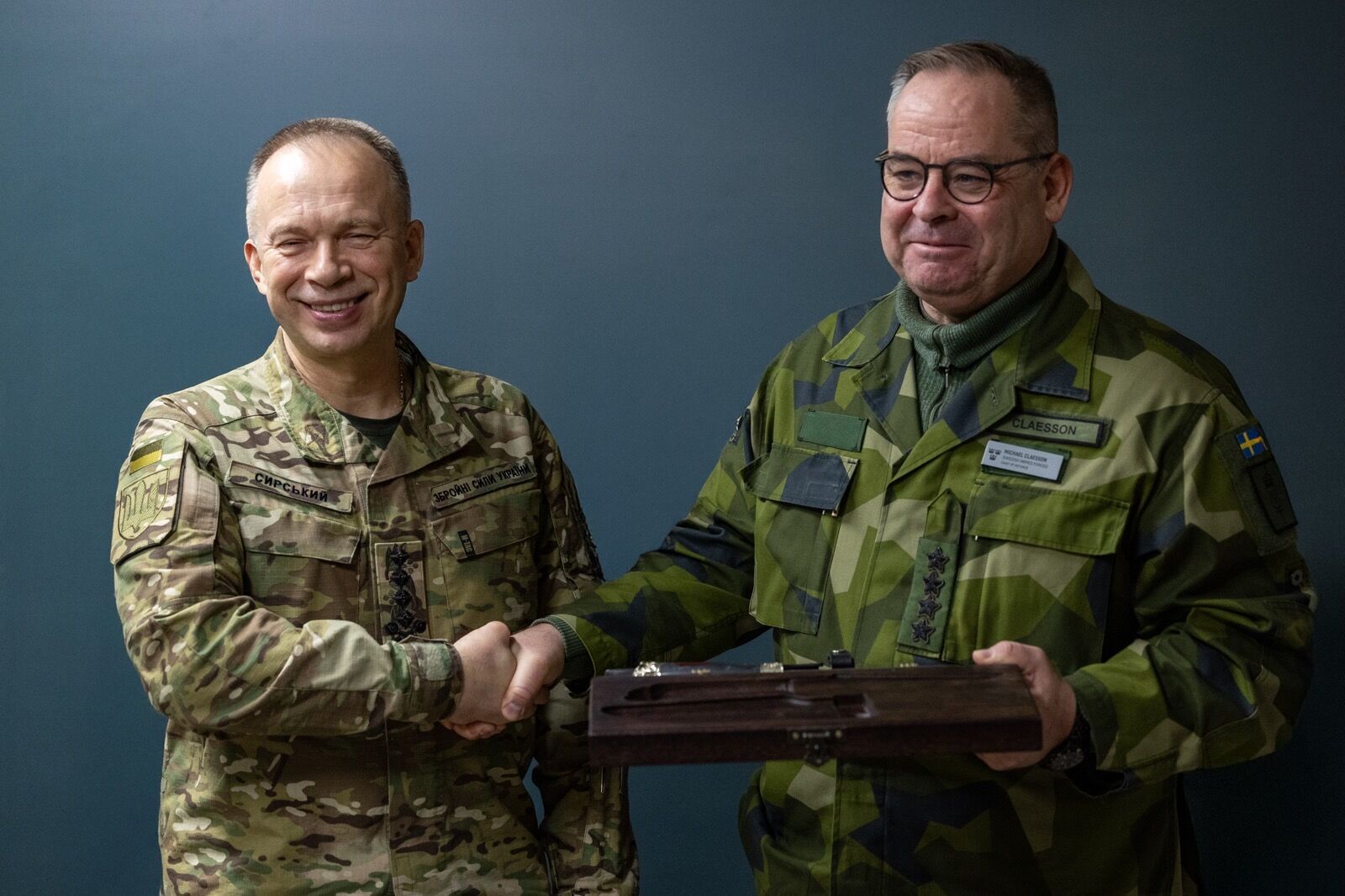 "Втомилася, але залишається незламаною": шведський головком розповів про враження від України. Відео