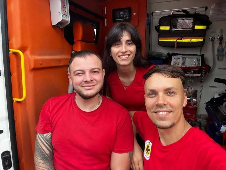 Во время занятий дайвингом пошел на дно: в Днепре отец спас 16-летнего сына, который начал тонуть в бассейне и едва не умер