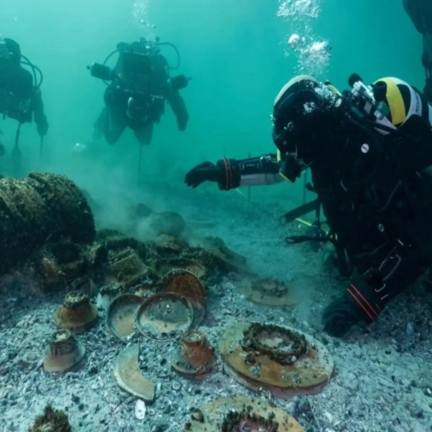 В Швейцарии в озере нашли древнеримские сокровища: масштабы впечатляют. Фото