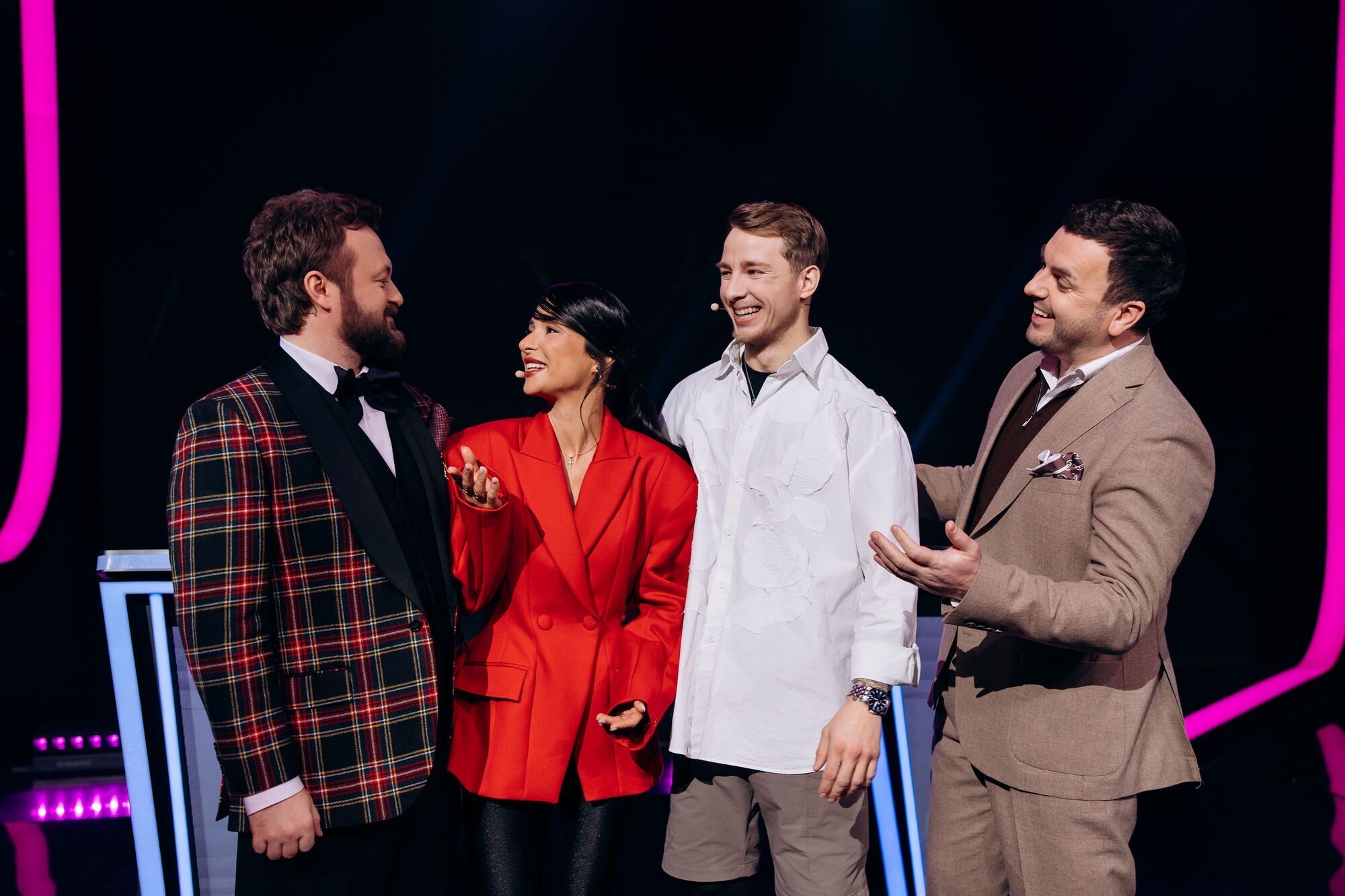 Зибров готов сбрить усы, а Огневич убегает со съемок: какой была неделя шоу "Угадай мелодию" на Sweet.tv