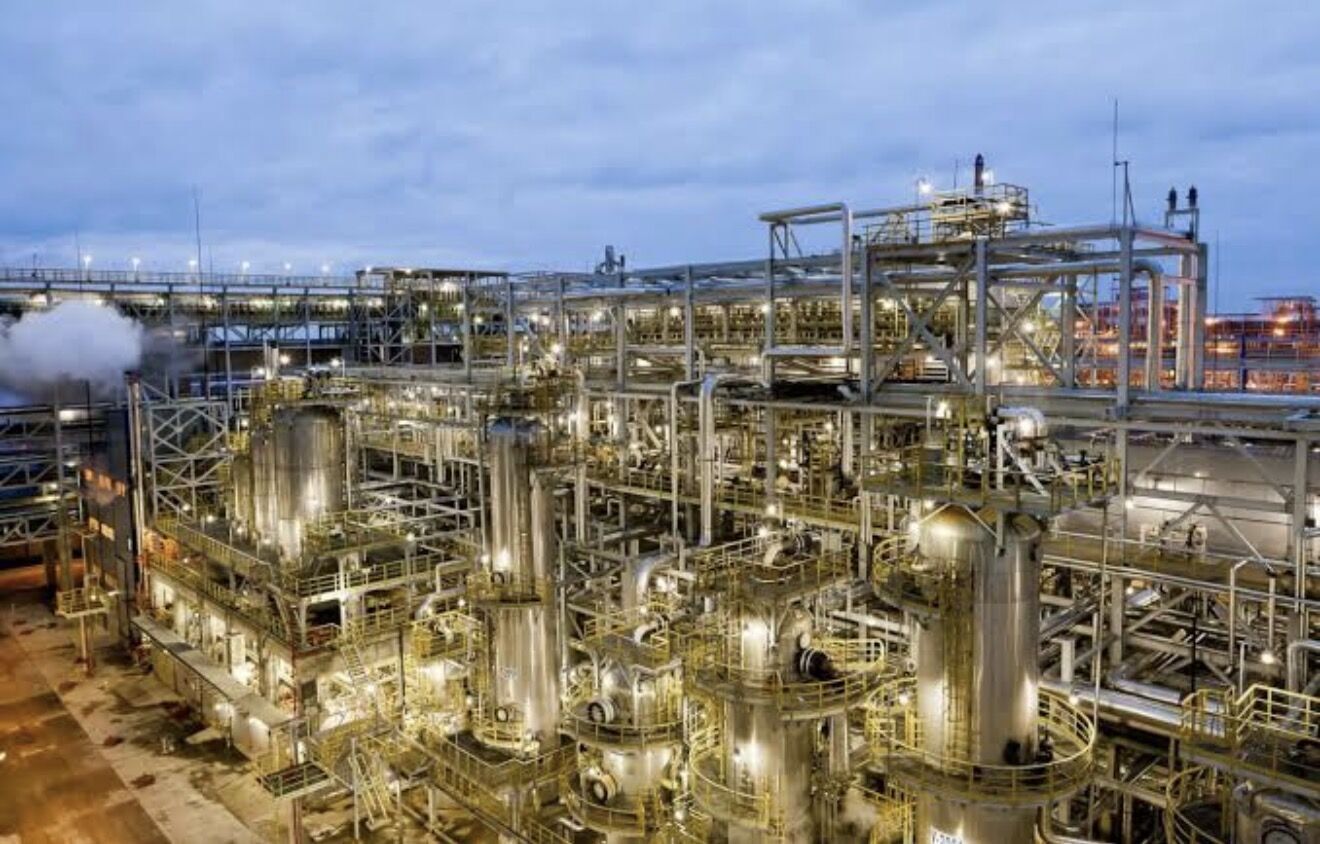 "Наиболее серьезное нарушение поставок": Украина нарастила удары по российским НПЗ перед периодом высокого спроса на топливо