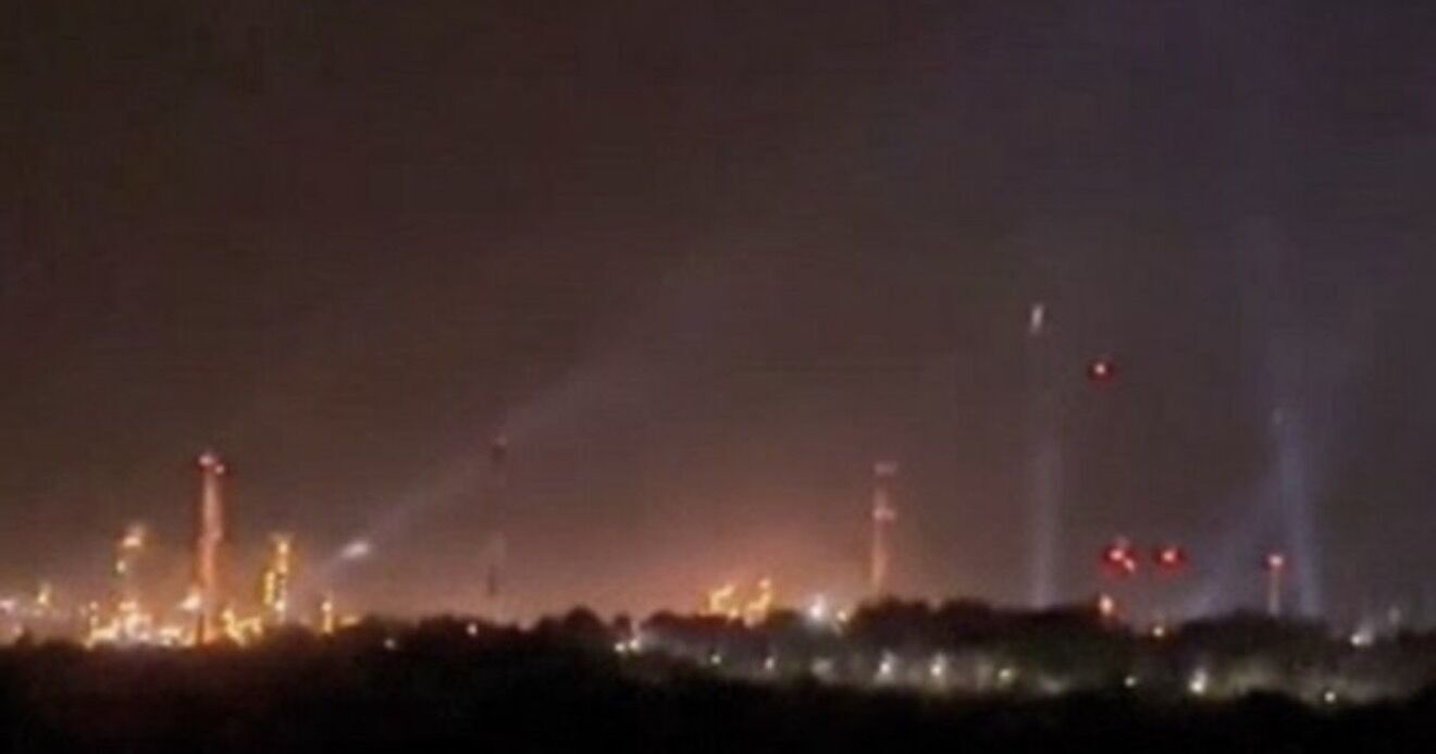 "Наиболее серьезное нарушение поставок": Украина нарастила удары по российским НПЗ перед периодом высокого спроса на топливо