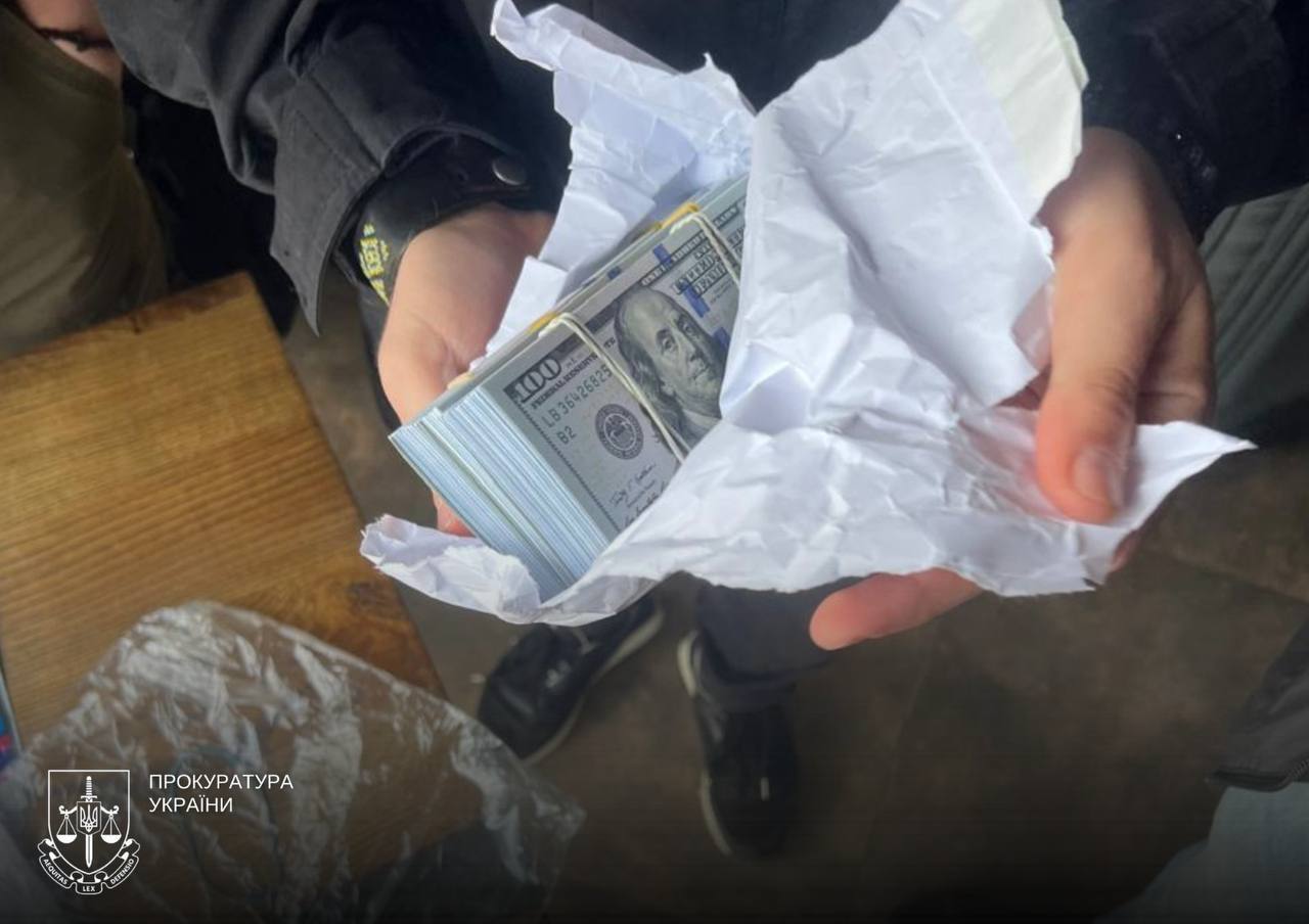 На Львовщине задержали пограничника, который организовал незаконный выезд из страны: сколько брал за услуги. Фото