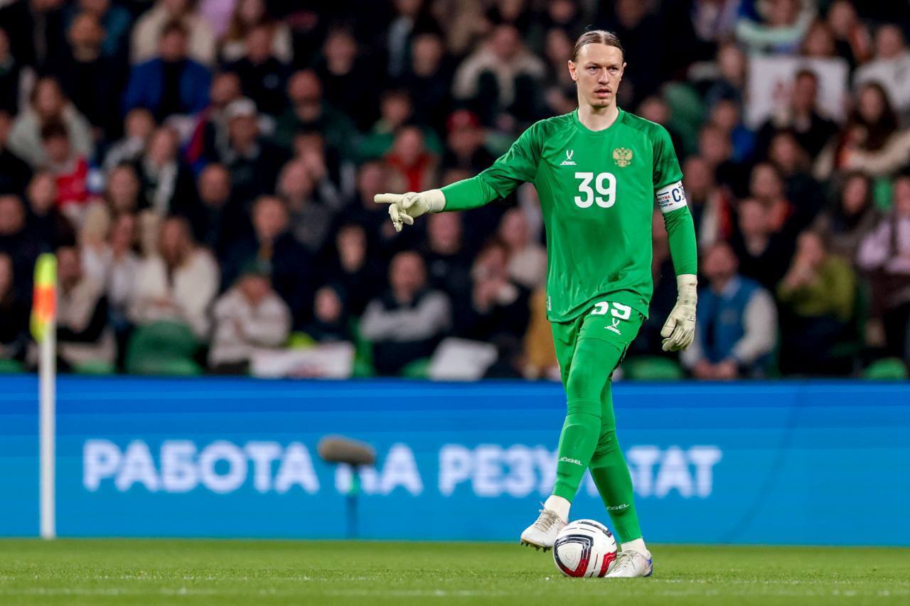Голкипер сборной России из ПСЖ опозорился в матче с Никарагуа, пропустив гол по центру ворот. Видео