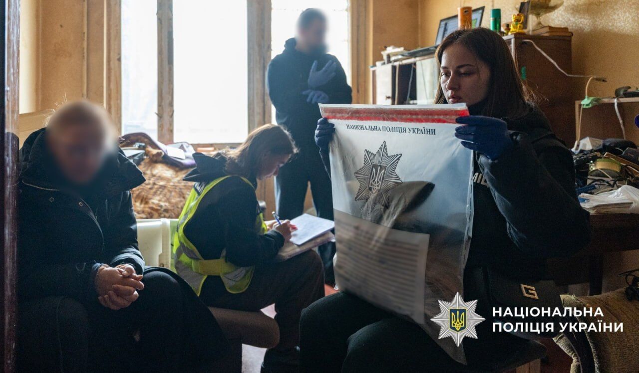 В Киеве разоблачили супругов, которые изготавливали порно с участием своей малолетней дочери. Подробности дела и фото