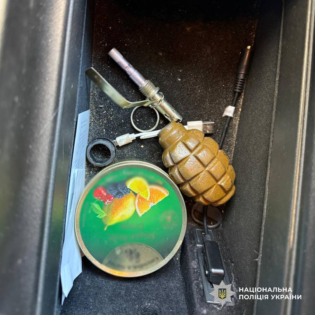 В Киеве мужчина организовал бизнес на уклонистах через OLX. Подробности и фото