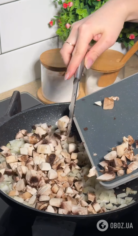 Соковиті м'ясні кошики з грибною начинкою та сиром: як приготувати смачну та ситну страву