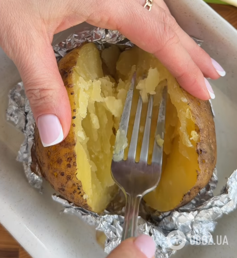 Как вкусно запечь картофель в кожуре: внутрь добавьте вкусную начинку