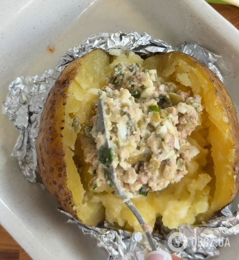 Как вкусно запечь картофель в кожуре: внутрь добавьте вкусную начинку