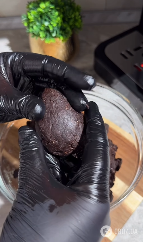 Яскраві шоколадні яйця на Великдень: діти точно оцінять