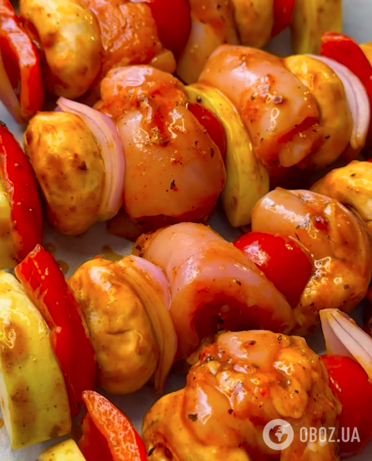 Соковитий шашлик із філе стегна за 30 хвилин: розповідаємо, у чому краще маринувати