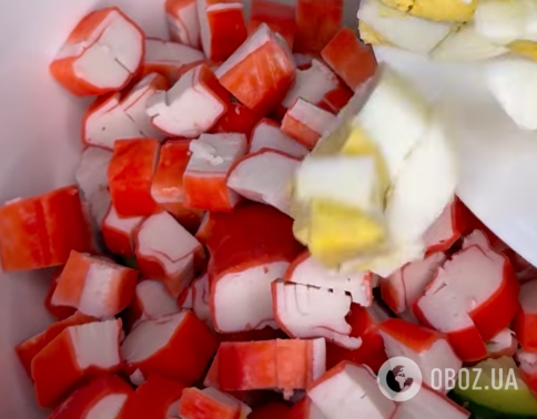 Весенний крабовый салат для пасхального стола: делимся рецептом