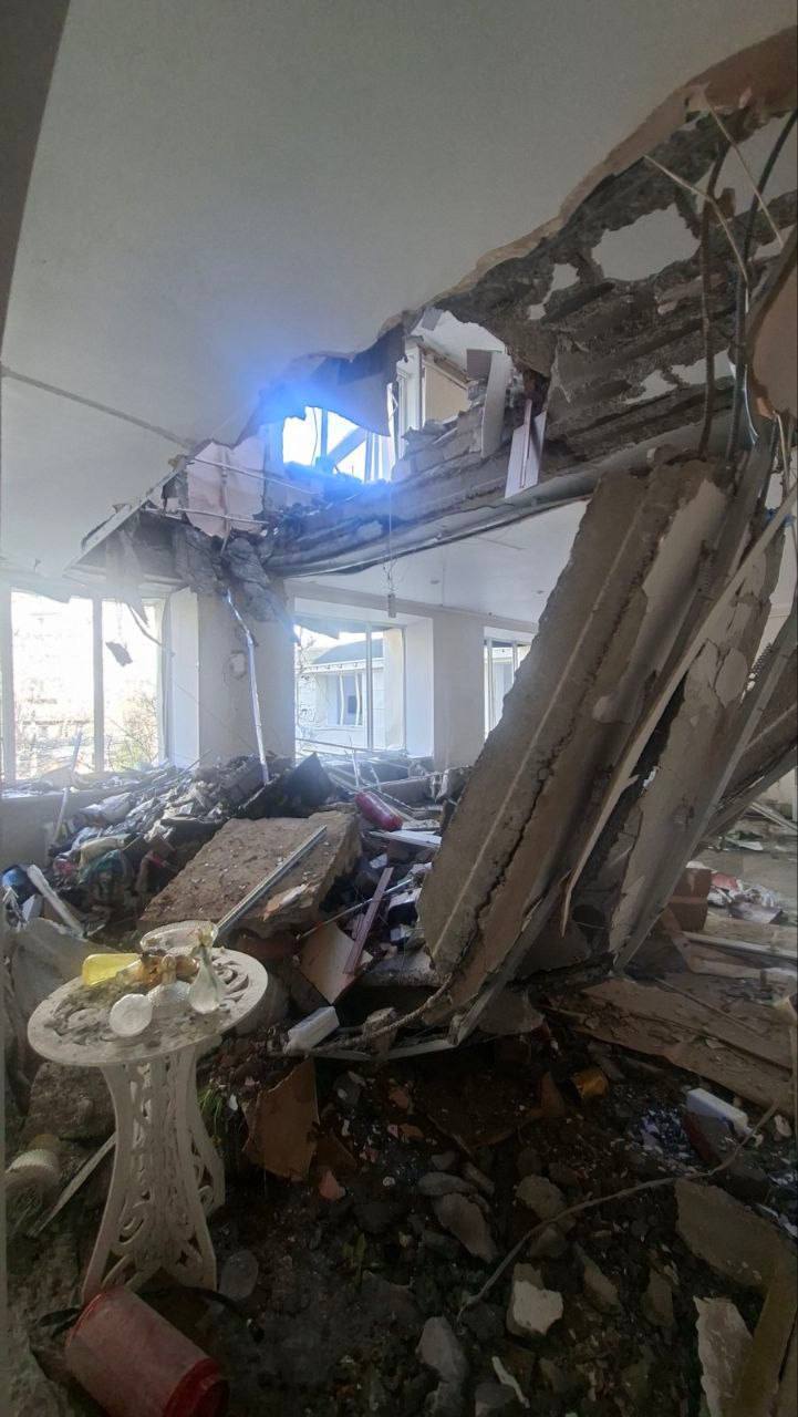 В Одесі окупанти влучили в пологовий і житлові будинки: є жертви, серед поранених – дитина. Фото