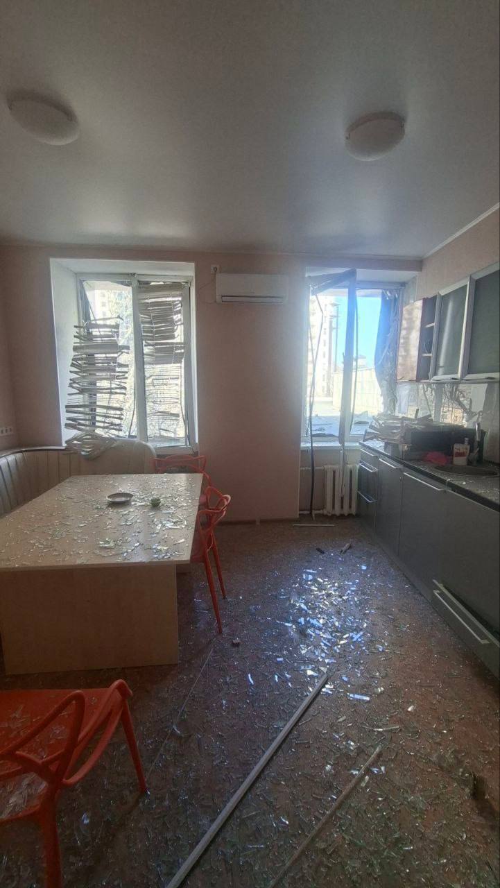 В Одесі окупанти влучили в пологовий і житлові будинки: є жертви, серед поранених – дитина. Фото