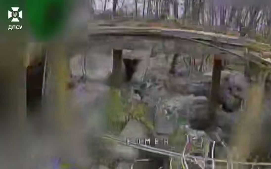Прикордонники виявили та уразили техніку ворога на Південно-Слобожанському напрямку. Відео