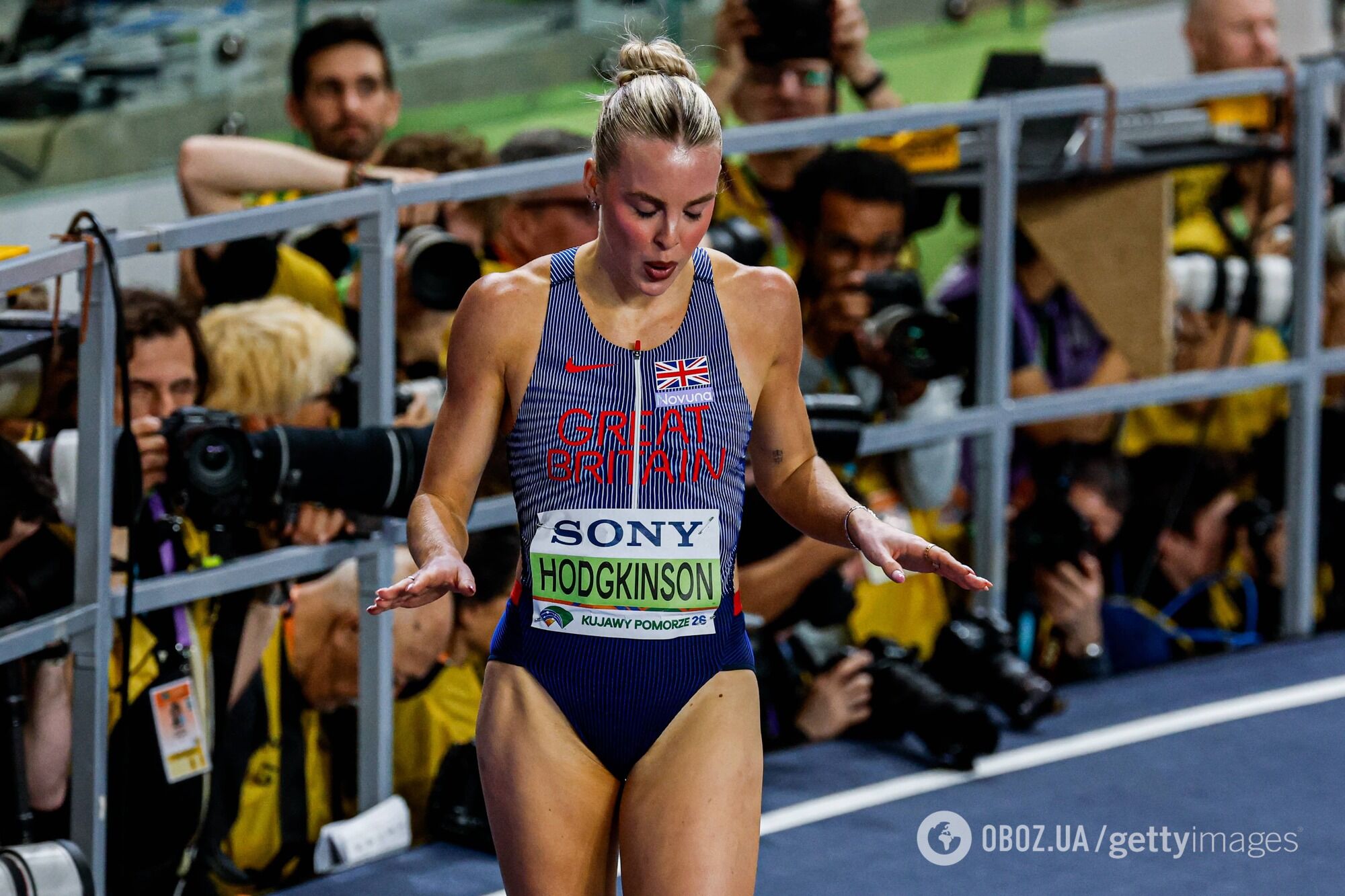 Польские таможенники заставили чемпионку мира по легкой атлетике выкинуть свою обувь, назвав ее "опасным оружием"