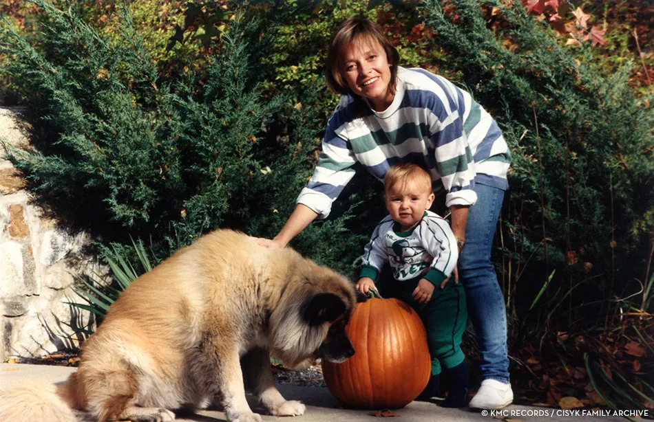 Таємниці особистого життя Квітки Цісик: що відомо про два шлюби американської співачки з українською душею та чим займається її єдиний син