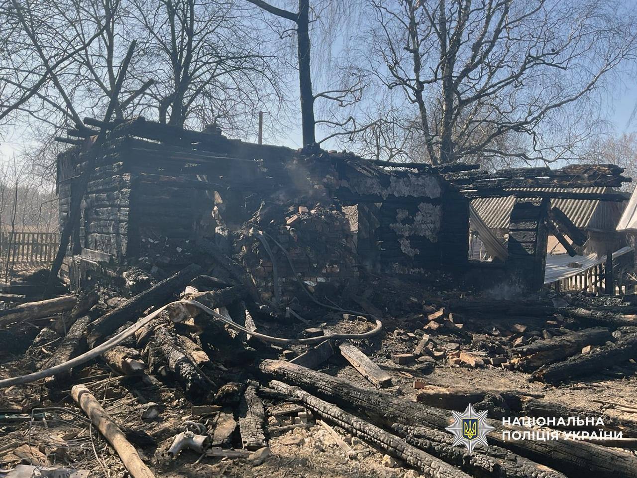 На Чернігівщині ворожі БПЛА влучили в приватний будинок та зерносховище: є загиблий. Фото