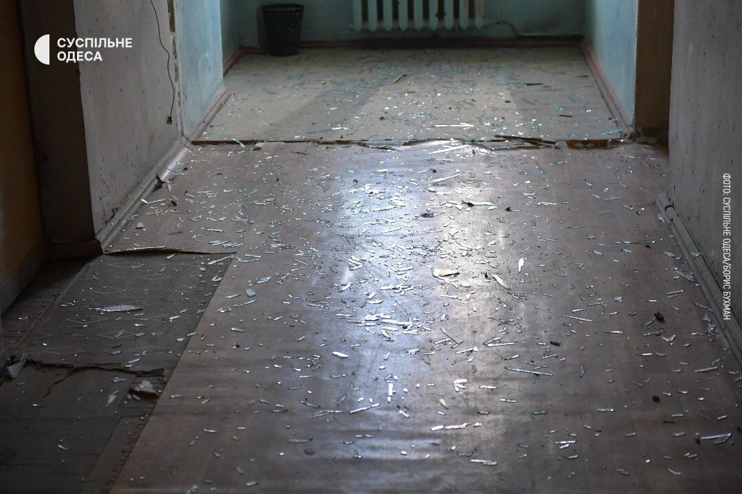 В Одессе после ночной атаки частично разрушено здание известного СМИ