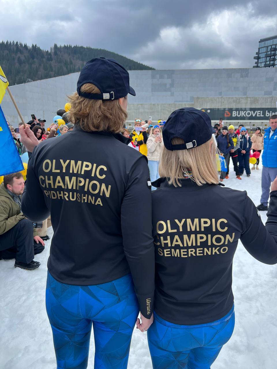 Появилось видео церемонии прощания с легендами украинского биатлона – Витой Семеренко и Еленой Пидгрушной. Олимпийские чемпионки официально завершили карьеру.