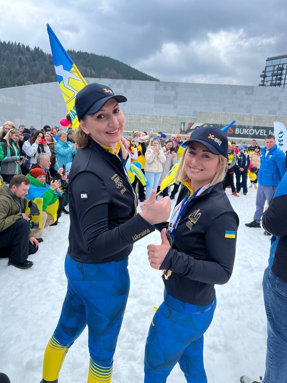 Появилось видео церемонии прощания с легендами украинского биатлона – Витой Семеренко и Еленой Пидгрушной. Олимпийские чемпионки официально завершили карьеру.