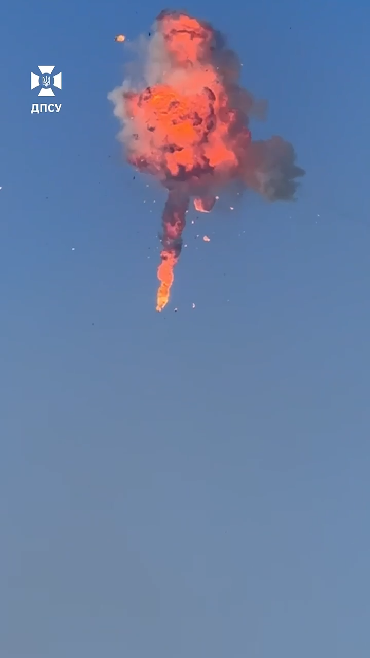 Українські прикордонники відбили чергову масовану атаку БПЛА на мирне населення: відео