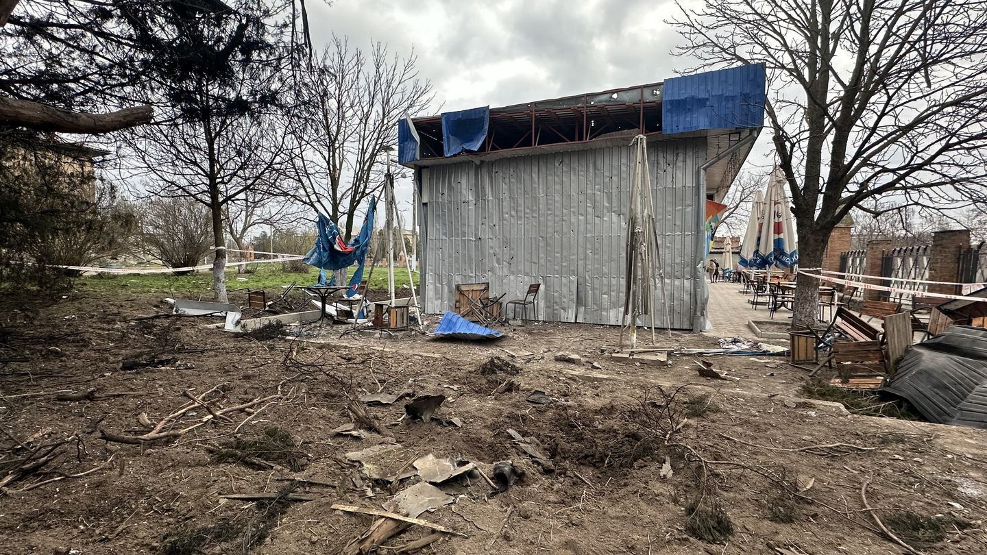 "Діти просто сиділи та відпочивали": очевидці розповіли про російський удар по Миколаївщині. Фото