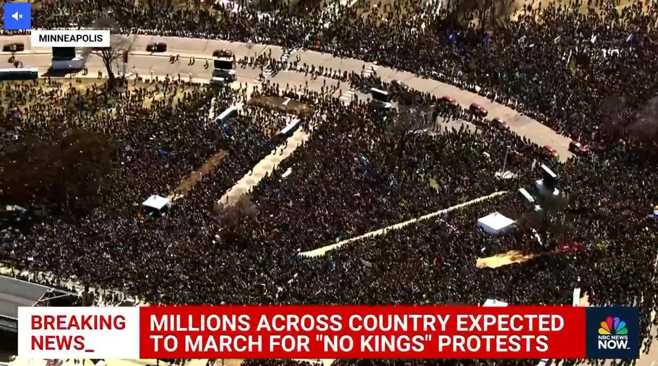 "Без королів": у тисячах міст США проходять антитрампівські мітинги. Фото і відео