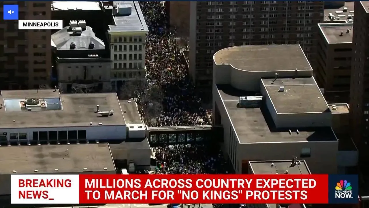 "Без королів": у тисячах міст США проходять антитрампівські мітинги. Фото і відео