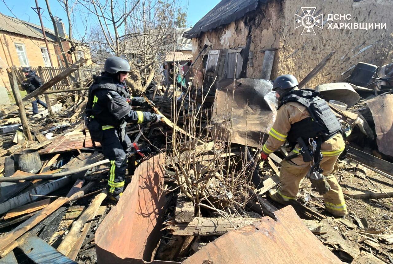 У Харкові ворожий дрон влучив у приватний будинок: є постраждалі. Фото