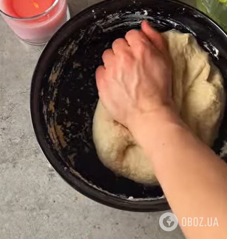 Как приготовить домашние рогалики к чаю: добавьте внутрь ореховую начинку