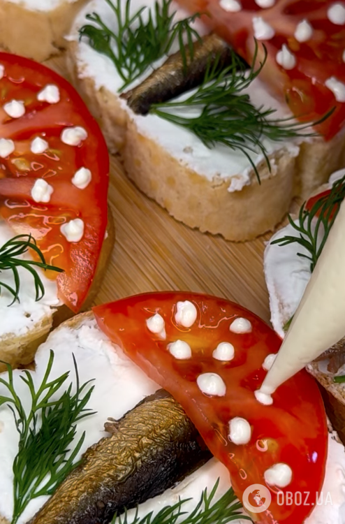 Бутерброди зі шпротами для святкового столу: ділимося рецептом смачної закуски за 5 хвилин