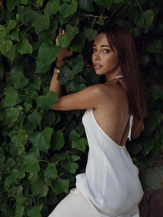 Келих вина та продукти-табу: балерина Катерина Кухар розсекретила, як тримає себе в формі в 44 роки