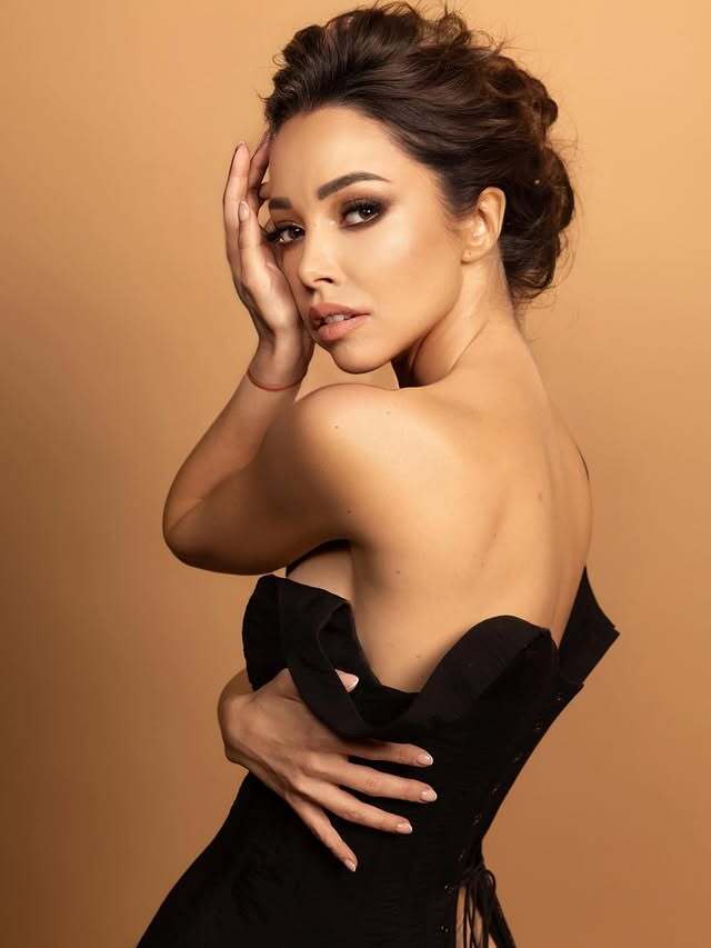 Келих вина та продукти-табу: балерина Катерина Кухар розсекретила, як тримає себе в формі в 44 роки