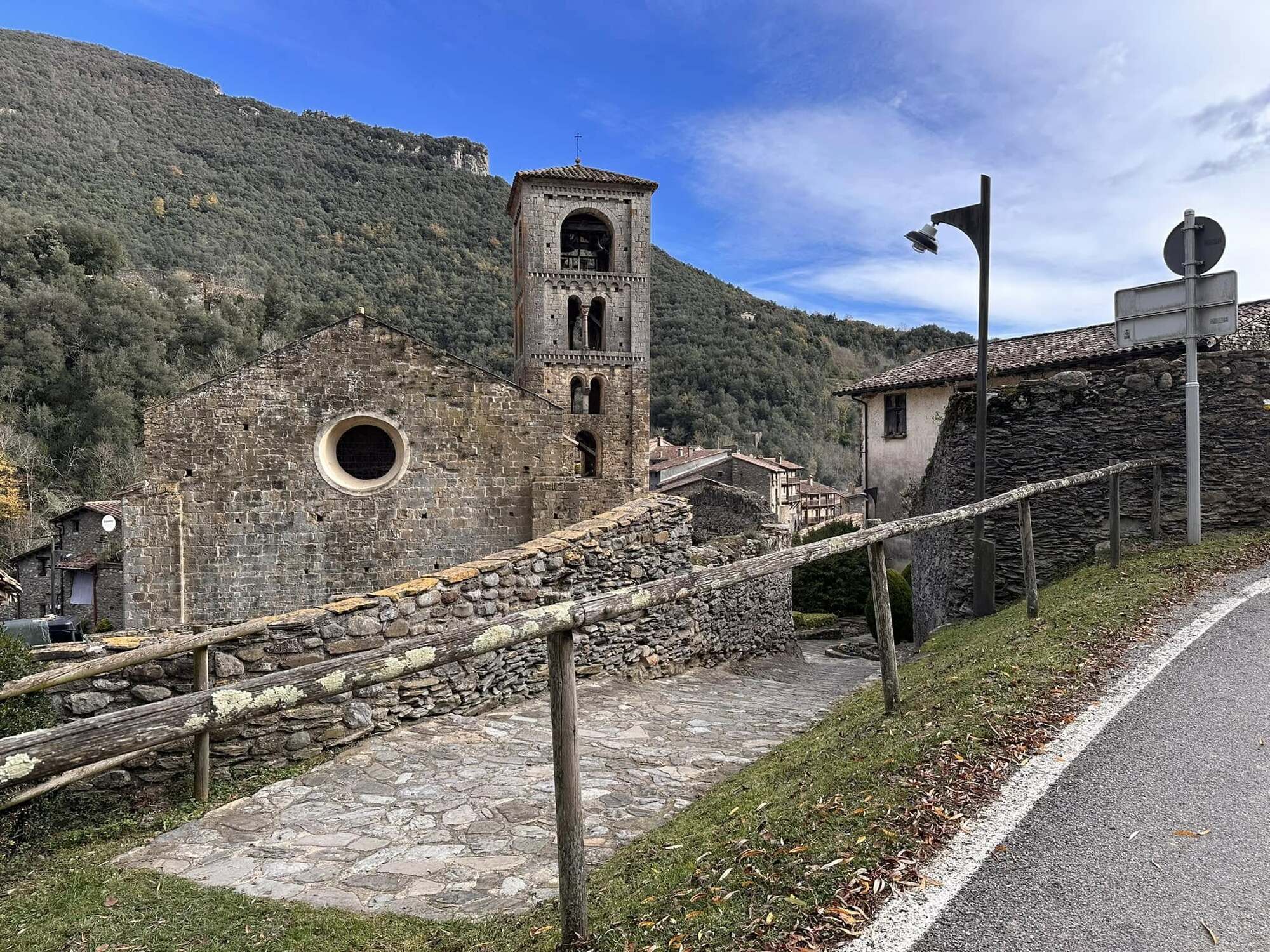 До 2023 года не было мобильной связи: деревню в Испании назвали сокровищем для туристов