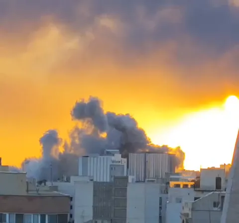 Ізраїль і США вдарили по Ірану: зафіксовано влучання в аеропорт і будівлю, де обирали наступника Хаменеї. Відео