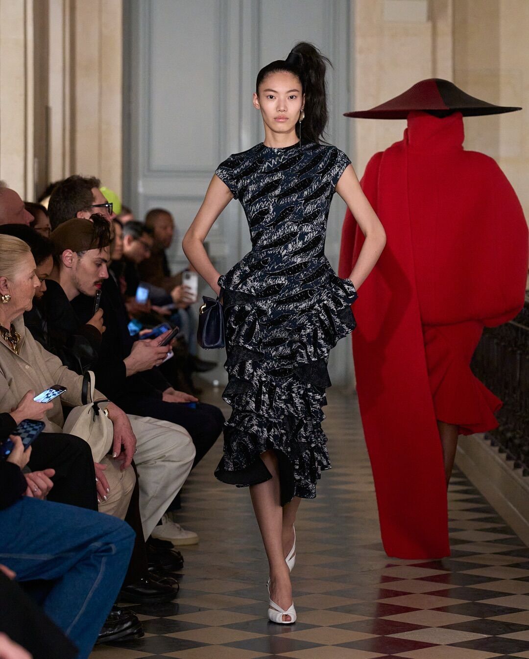 Зробити дуже легко: популярна у 80-х зачіска знову в моді