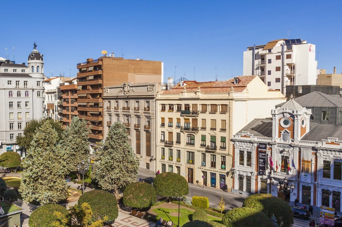 Вражає архітектурою і їжею: назване найбезпечніше місто в Іспанії