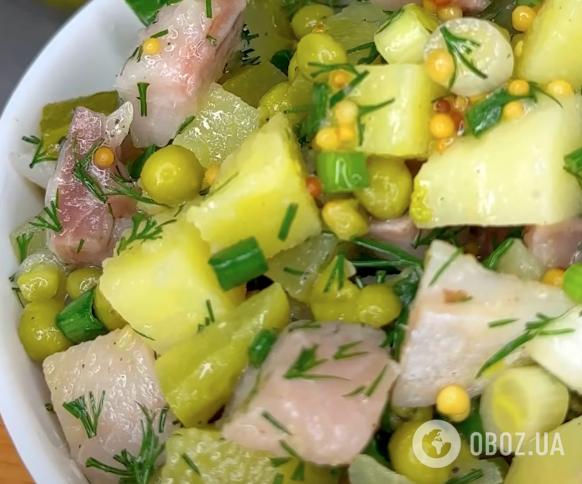 Корисний салат з оселедця та картоплі: ділимося рецептом оригінальної страви